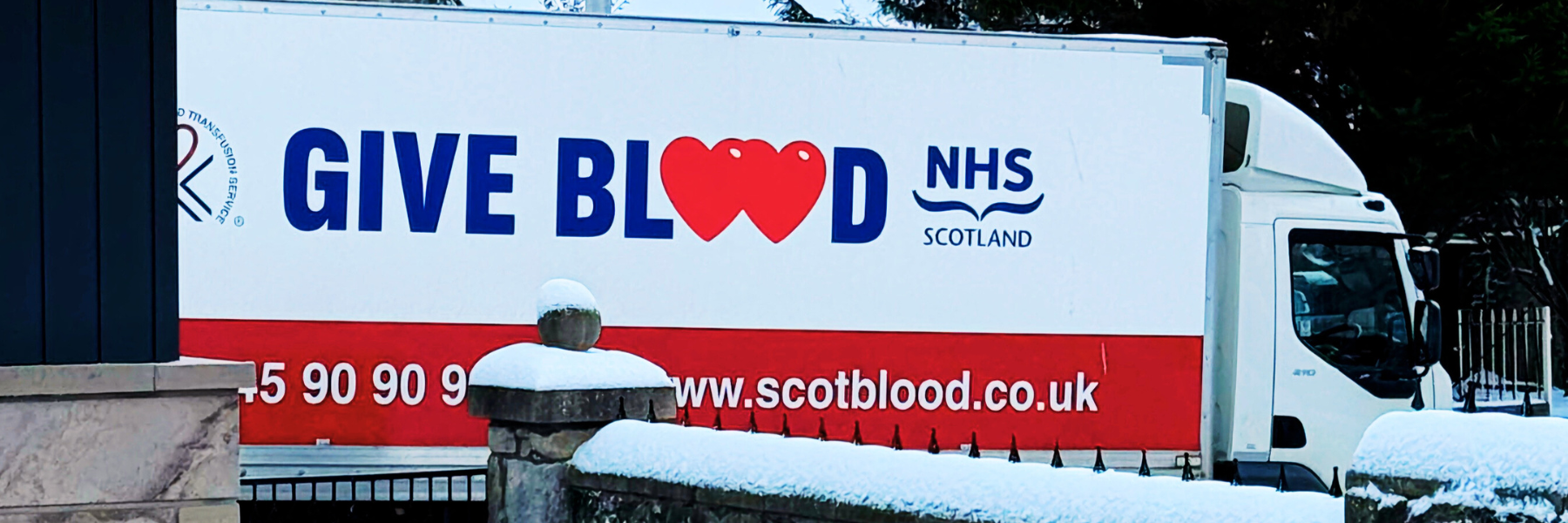 Picture of Give Blood van in the snow